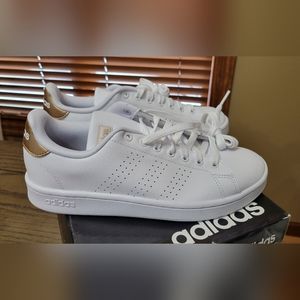 Adidas Advantage Sneakers